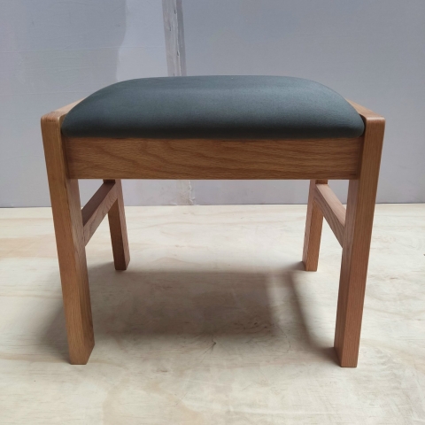 Makeup chair
