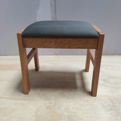 Makeup chair