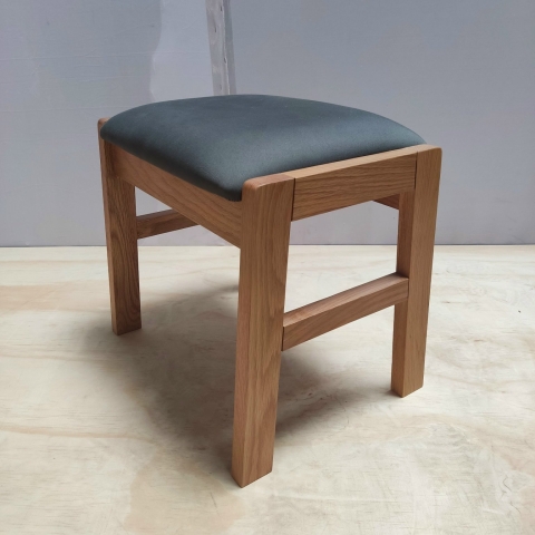 Makeup chair