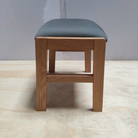 Makeup chair