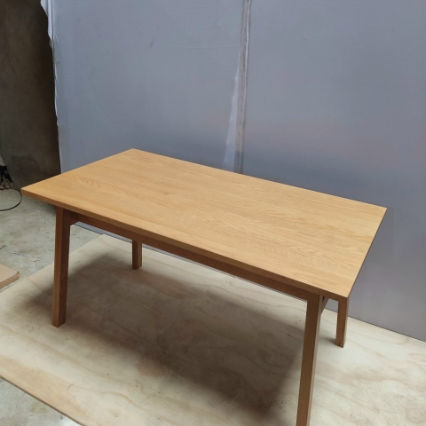 Dining table 140CM